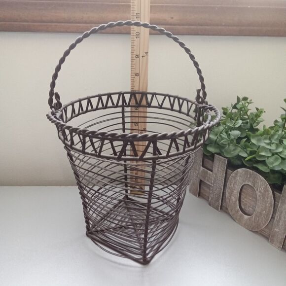Wire‎ Basket Rustic Farmhouse - Picture 7 of 7